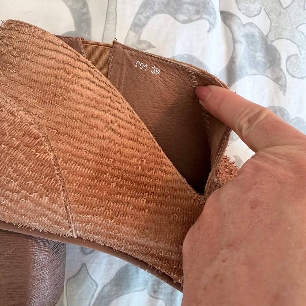 Antelope Peri Ankle Booties - Picture 7 of 16